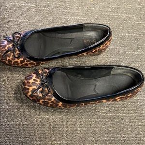 Nice leopard flats